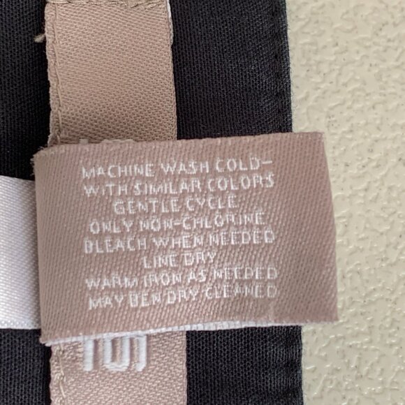 Chico’s Shorts Womens Large Black Zip Close Bermuda Length Pockets Sumner Travel - Picture 7 of 8